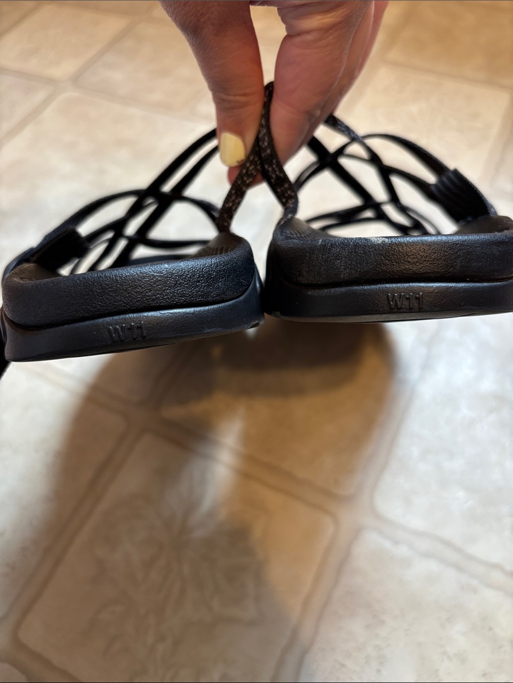 Chaco Women's 11 Zong X Ecotread Black Hugs & Kisses XO Open Back Sandals Slides - Picture 7 of 7